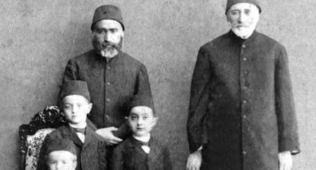 Sultan 2. Abdülhamid kitabı raflardaki yerini aldı