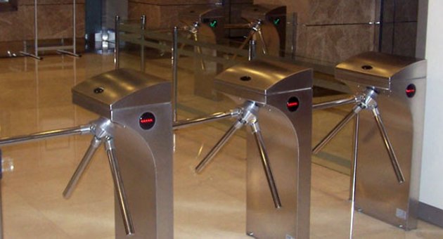 Varnost Turnike Sistemleri İle Kalabalık Ortamlarda Geçiş Kontrolünü Sağlayın
