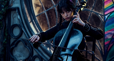 Tim Burton'ın Wednesday dizisinin resmi fragmanı paylaşıldı