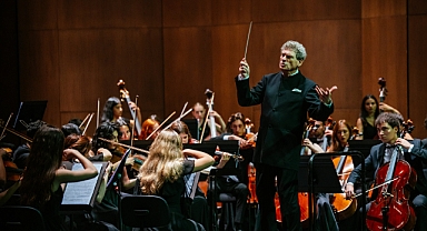 Türkiye Gençlik Filarmoni Orkestrası'ndan AKM'de muhteşem konser