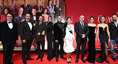 Bir Cumhuriyet Şarkısı filminin galasında neler yaşandı?