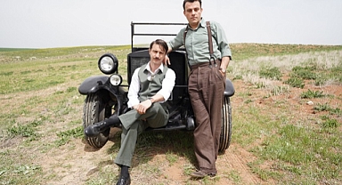 Bir Cumhuriyet Şarkısı filminin oyuncularından filme dair özel açıklamalar