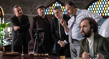 Haluk Bilginer, Hazal Kaya ve Çağlar Çorumlu'lu Sekizinci Aile'den teaser yayınlandı